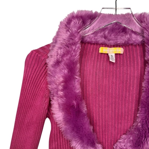 Urban Outfitters Pink Cropped 90s Ribbed Women’s Cardigan Fuzzy Collar Sz M - Picture 3 of 12